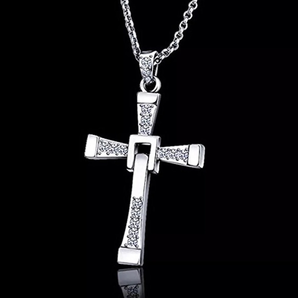 Silver Cross Pendant Necklace! - Picture 1 of 4